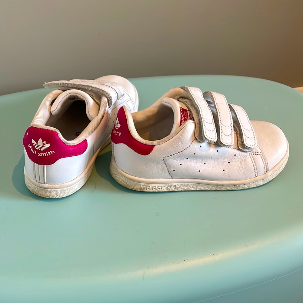 Super cool Adidas Stan Smith toddler white and pink shoes with Velcro size 9K